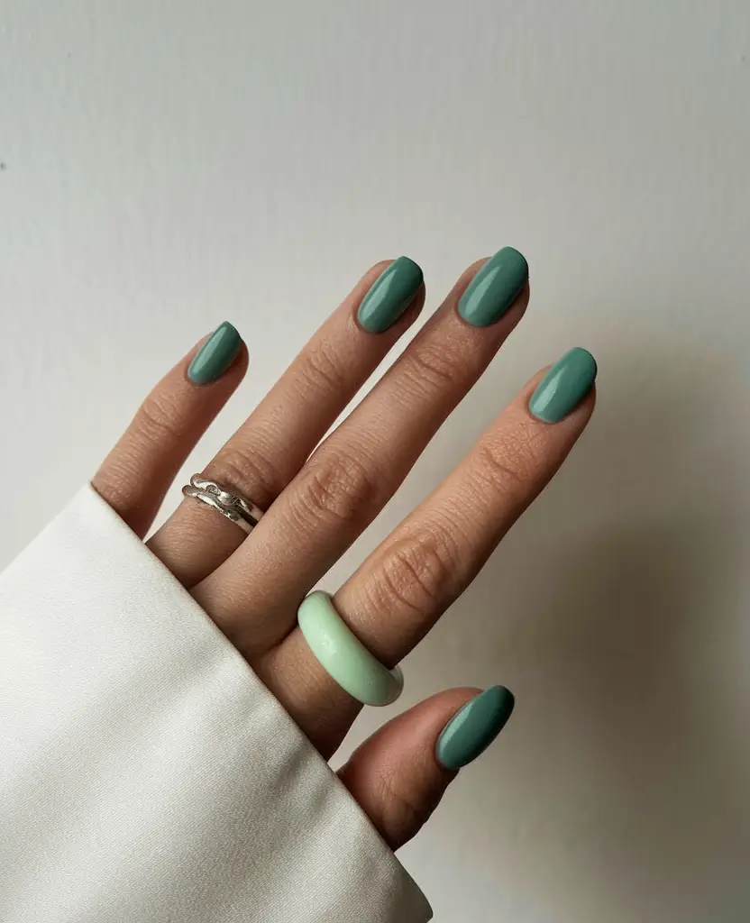 2025 Fall Manicure Ideas Muted Sage Green Minimalism