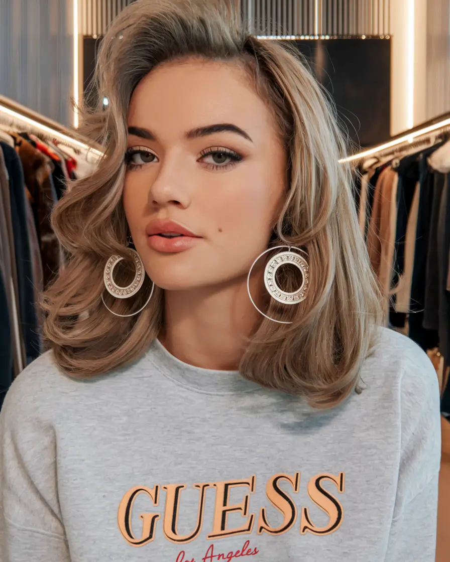 Best Fall Hair Color Trends for 2025 Voluminous Blonde with Classic Glam
