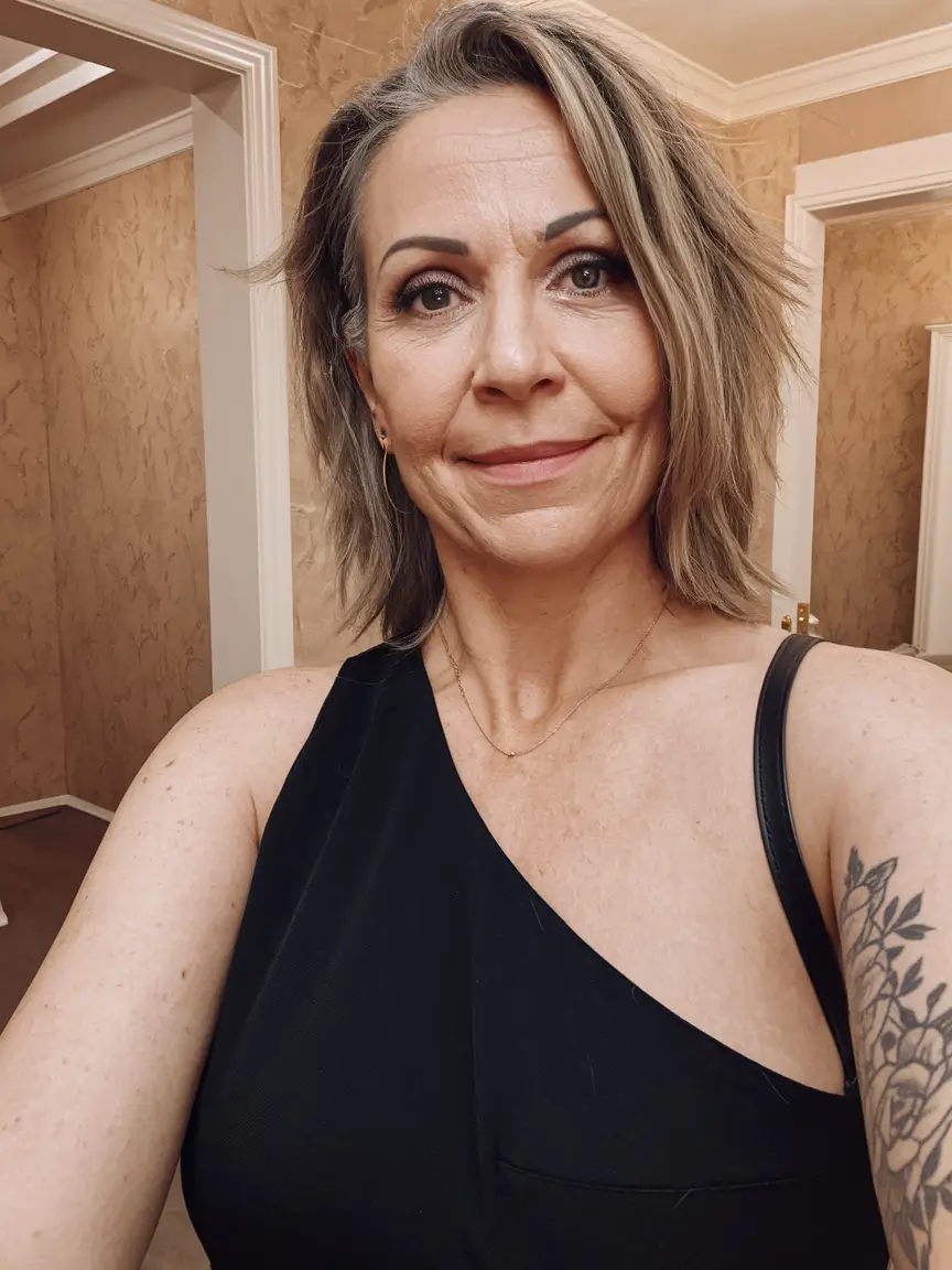 Winter Hairstyles & Color 2025-2026 for Women Over 40 Textured Mid-Length with Movement
