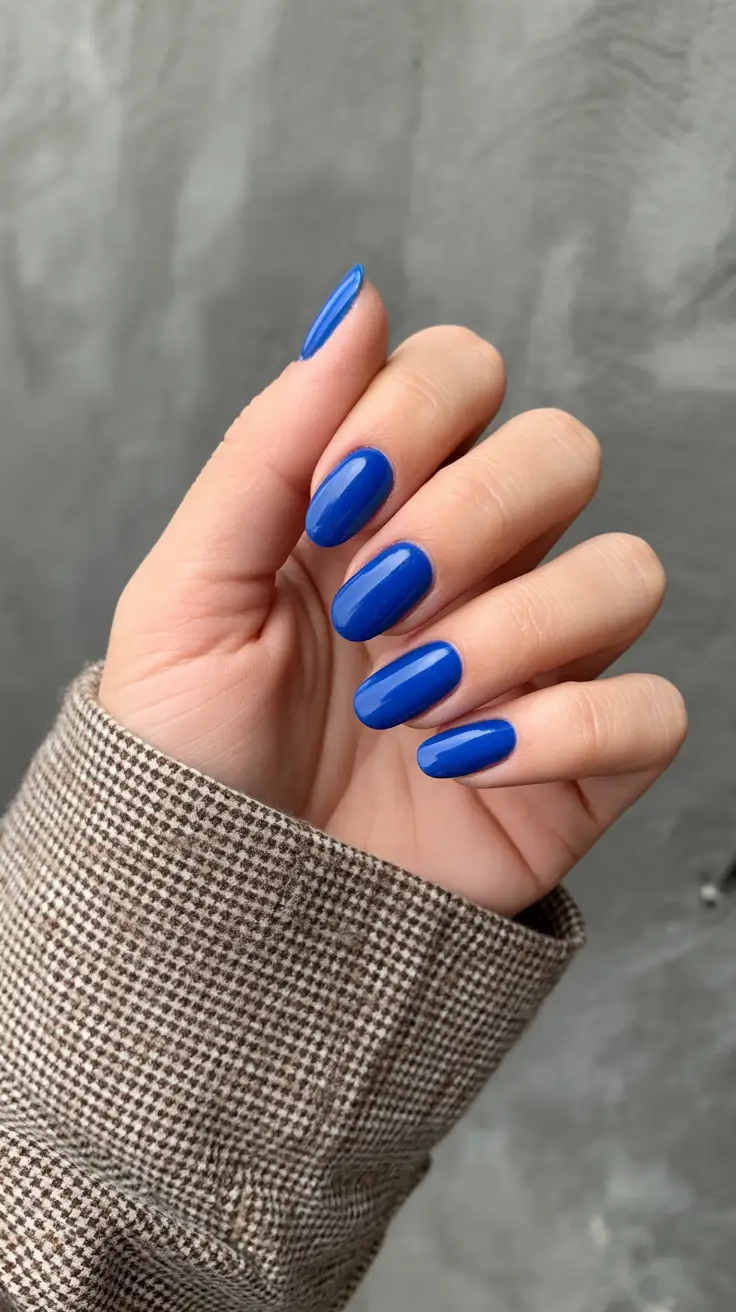 Trendy Short Winter Nail 2025–2026 Cobalt Cool