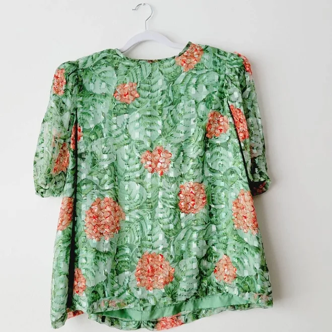 top 80s Flowy Floral Patterned Puff Sleeve Top Etsy - UprightVintageMI $76.5