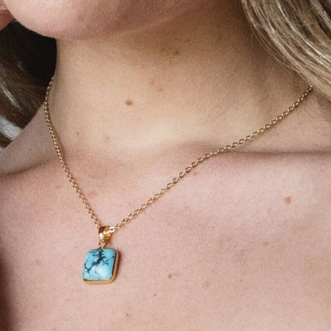 accessory Dainty Turquoise and Gold Layering Necklace Etsy - AmysLeatherLane $31.49