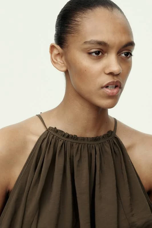 blouses H&M Ladies Open-Shoulder Blouse H&M $39.99