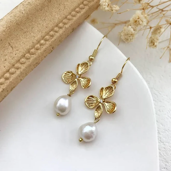 Dainty Floral Drop Earrings