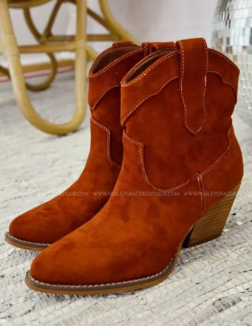 Very G Women's Deirdra Ankle Bootie