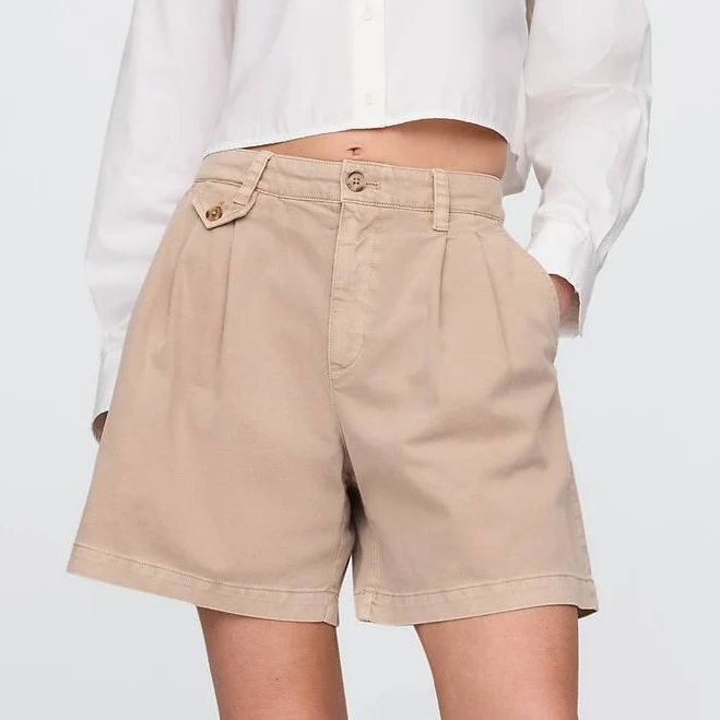 Gap Women's Mid Rise Pleated Twill Shorts