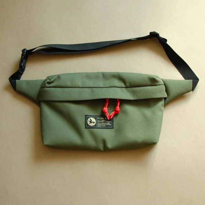 Khaki Canvas Waist Bag for City and Travel, Durable Handmade Fanny Pack, Waterproof Belt Bag, Minimalist Festival Over the Shoulder Bag