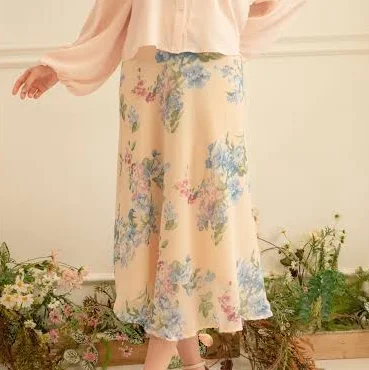 skirt Floral Chiffon Midi Skirt with Bias Cut and Fitted Waist Etsy - emsilkdesign $64.11