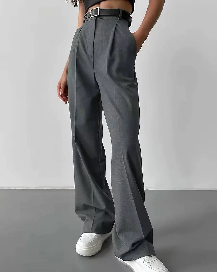 all pants outfits for women 2026 Relaxed Gray Pants That Make Casual Styling Look Elevated