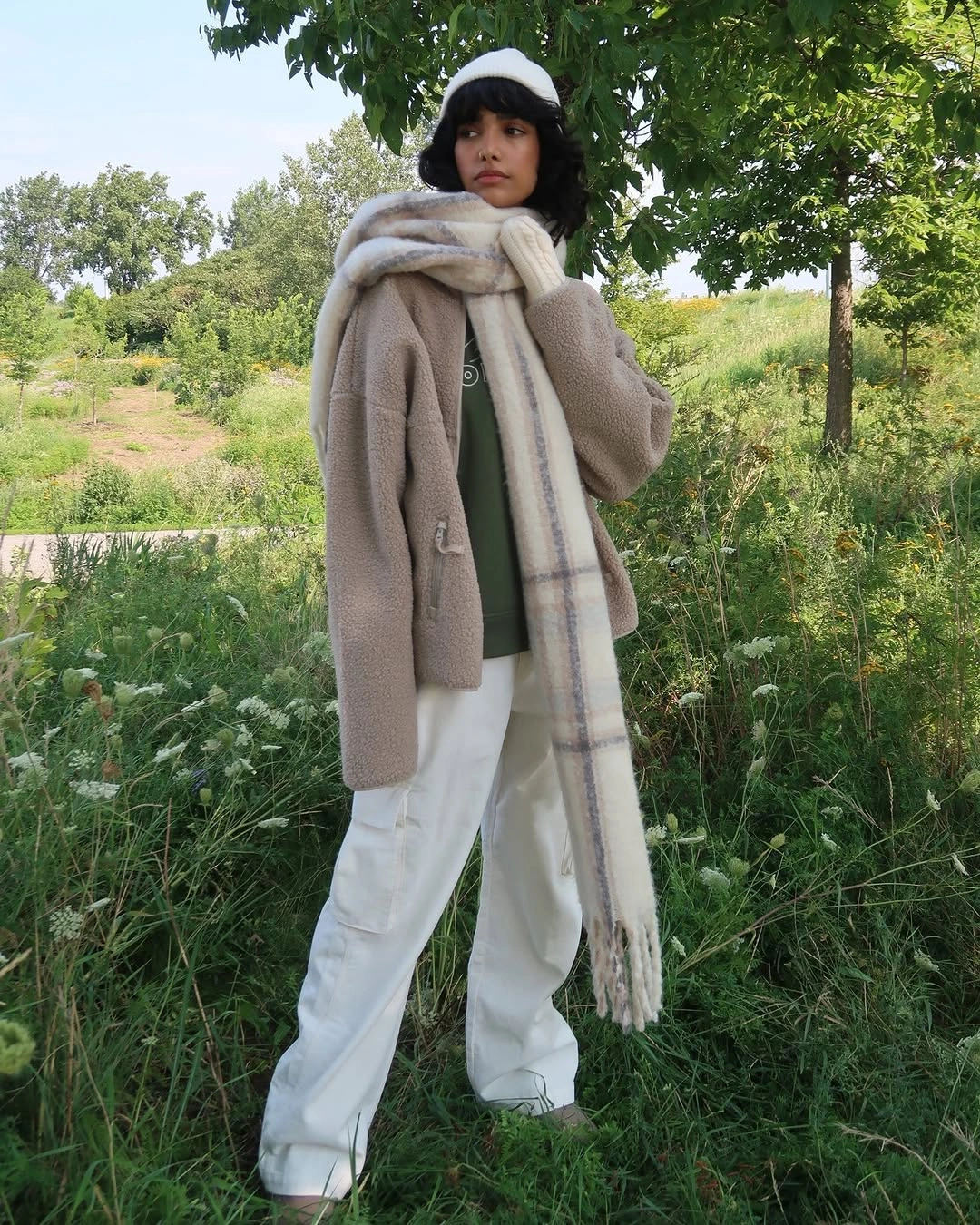 comfy fall outfits 2026 Soft Neutrals That Make Cold Days Feel Cozy