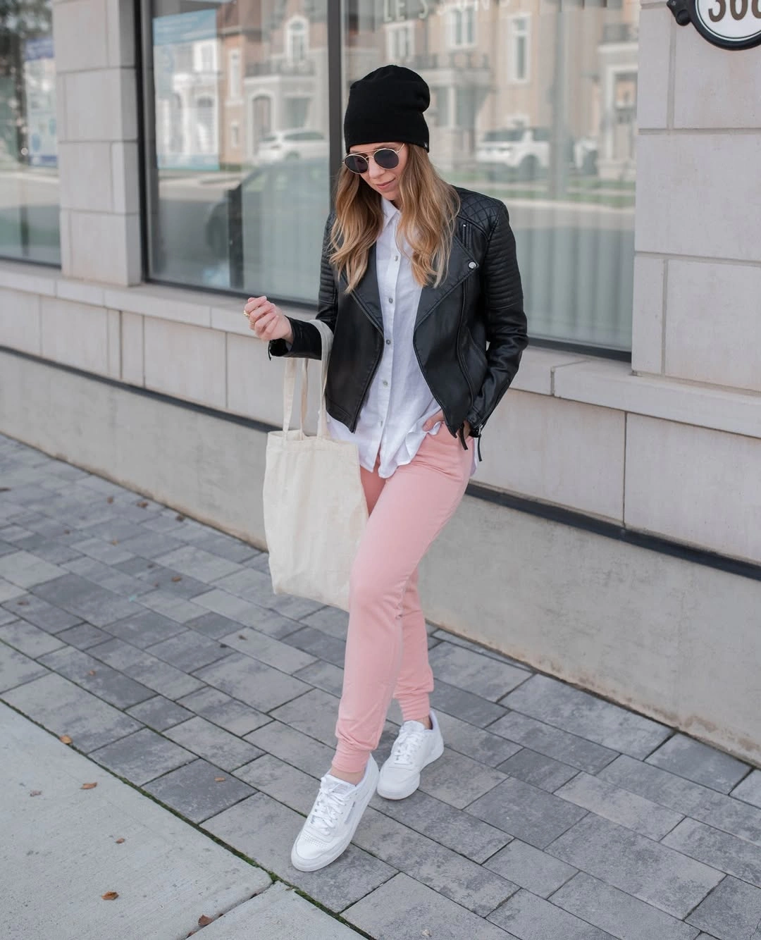 comfy fall outfits 2026 Pink Joggers Meet Classic Street Style