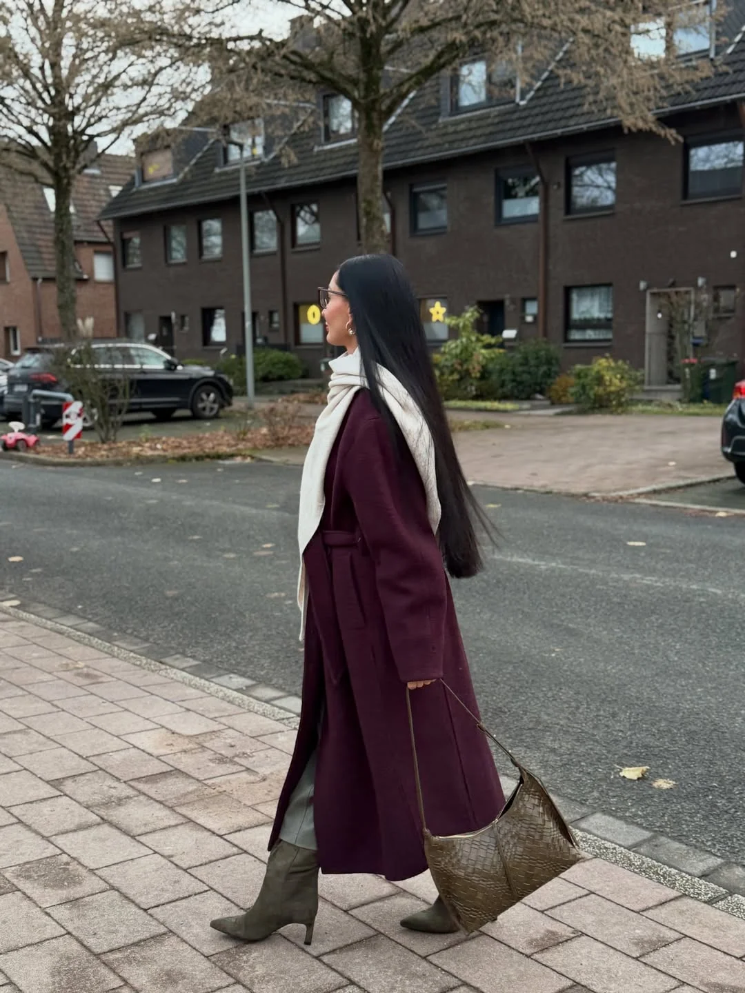 cozy chic fall outfits for 2026 Deep Burgundy Coats That Instantly Elevate Autumn Dressing