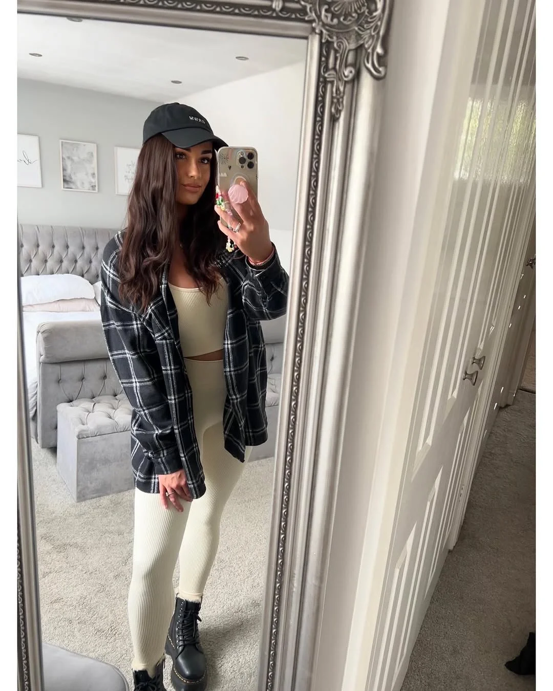 cute fall outfits docs 2026 A Plaid Overshirt Gives Casual Docs Outfits a Relaxed Weekend Feel