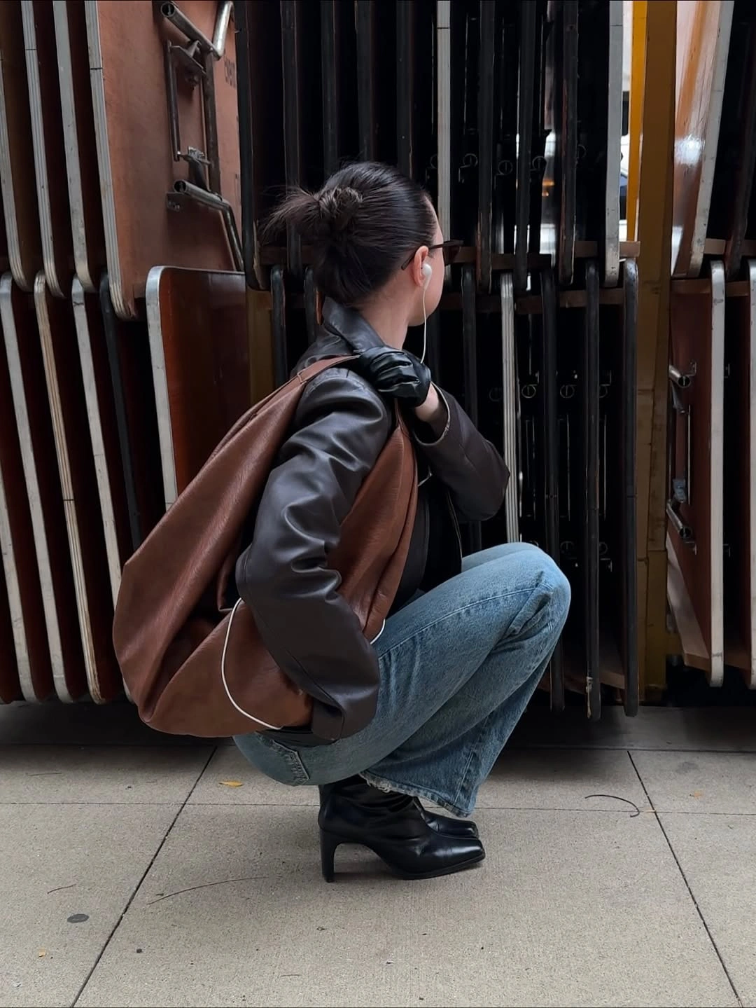early fall outfits 2026 Leather Jacket and Relaxed Denim for Everyday Confidence