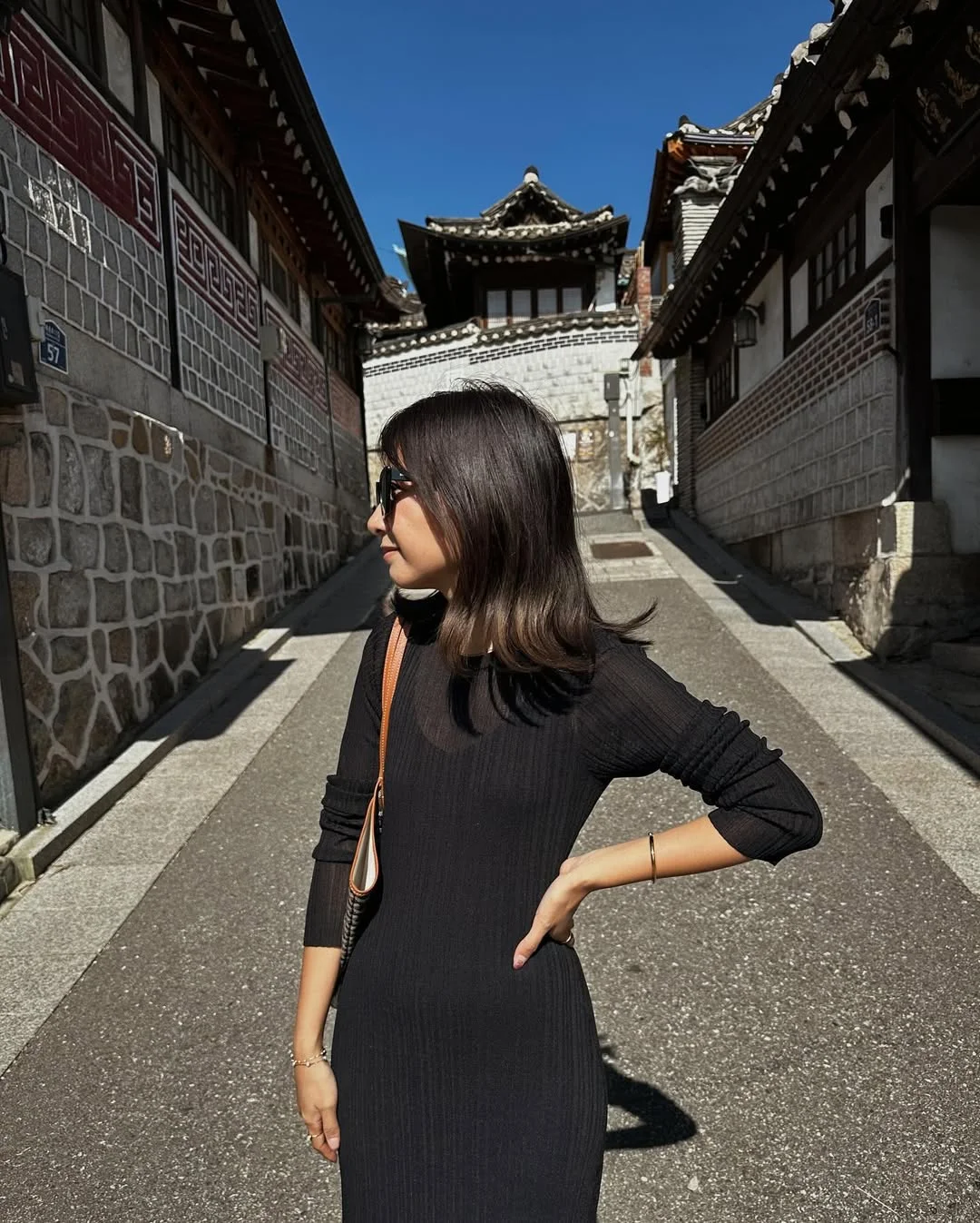 Early fall outfits ideas 2026 Minimal Black Knit Dresses For Warm Autumn Days