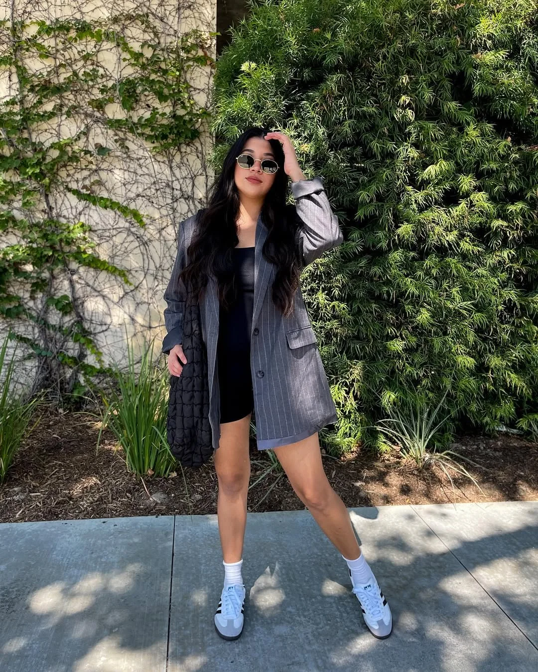 Early fall outfits ideas 2026 Oversized Pinstripe Blazers With Sporty Sneakers