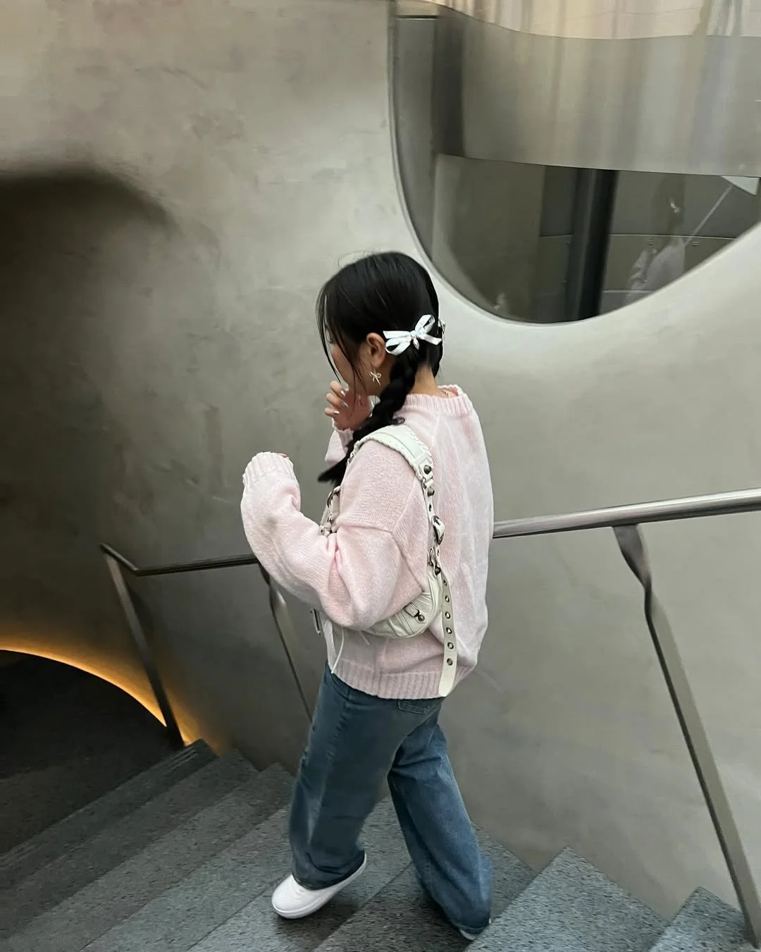 Early fall outfits ideas 2026 Soft Pink Sweaters And Relaxed Denim Energy