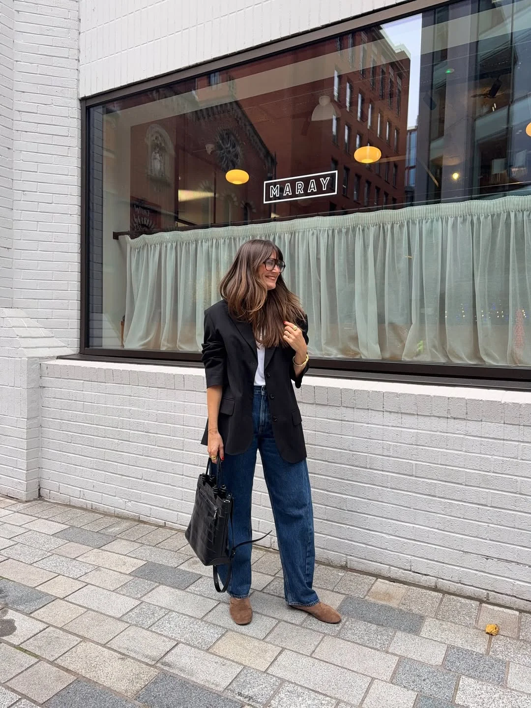 Fall blazer outfit inspo 2026 Relaxed Black Blazer and Wide-Leg Denim for Everyday City Style