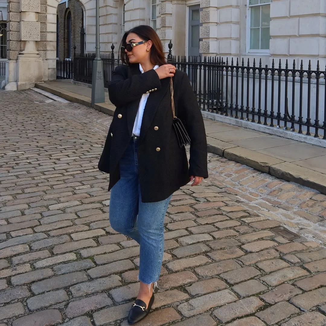 Fall blazer outfit inspo 2026 Classic Double-Breasted Black Blazer with Straight-Leg Denim