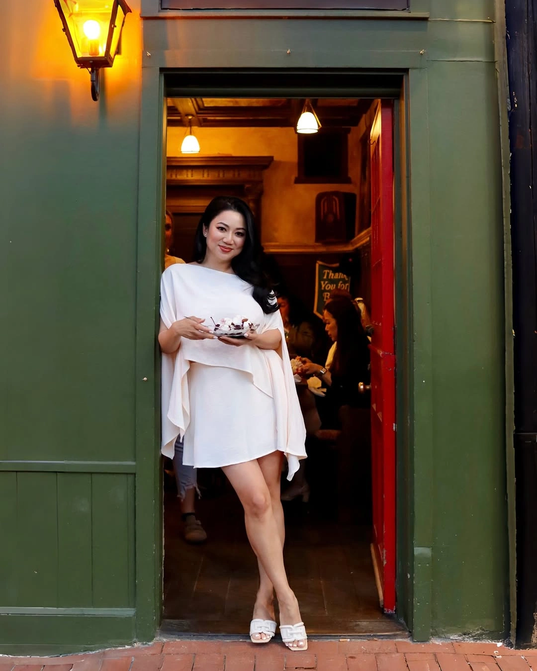 fall date night outfits 2026 Soft White Elegance for an Intimate Fall Dinner