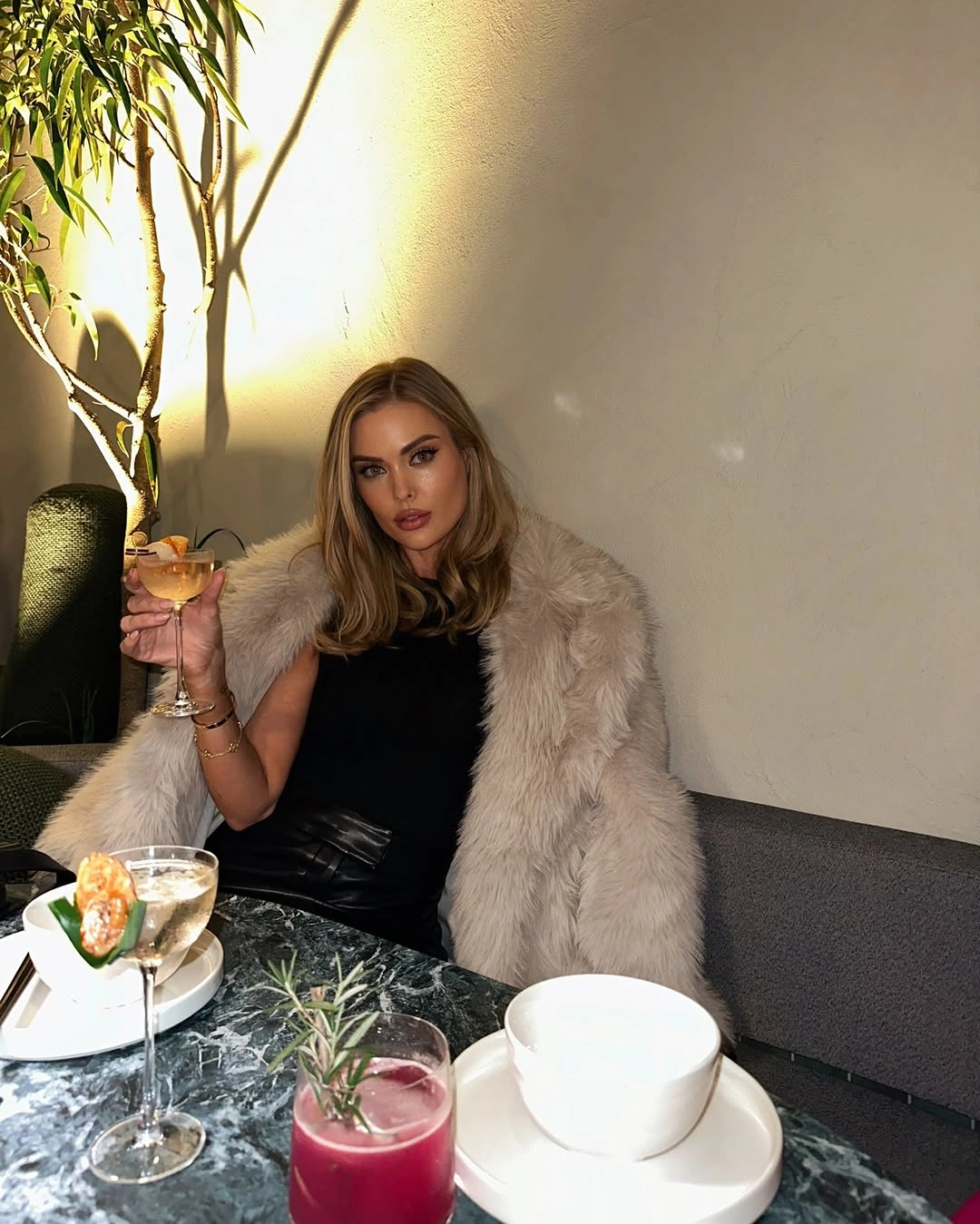 fall date night outfits 2026 Soft Faux Fur Layers for a Luxurious Fall Dinner