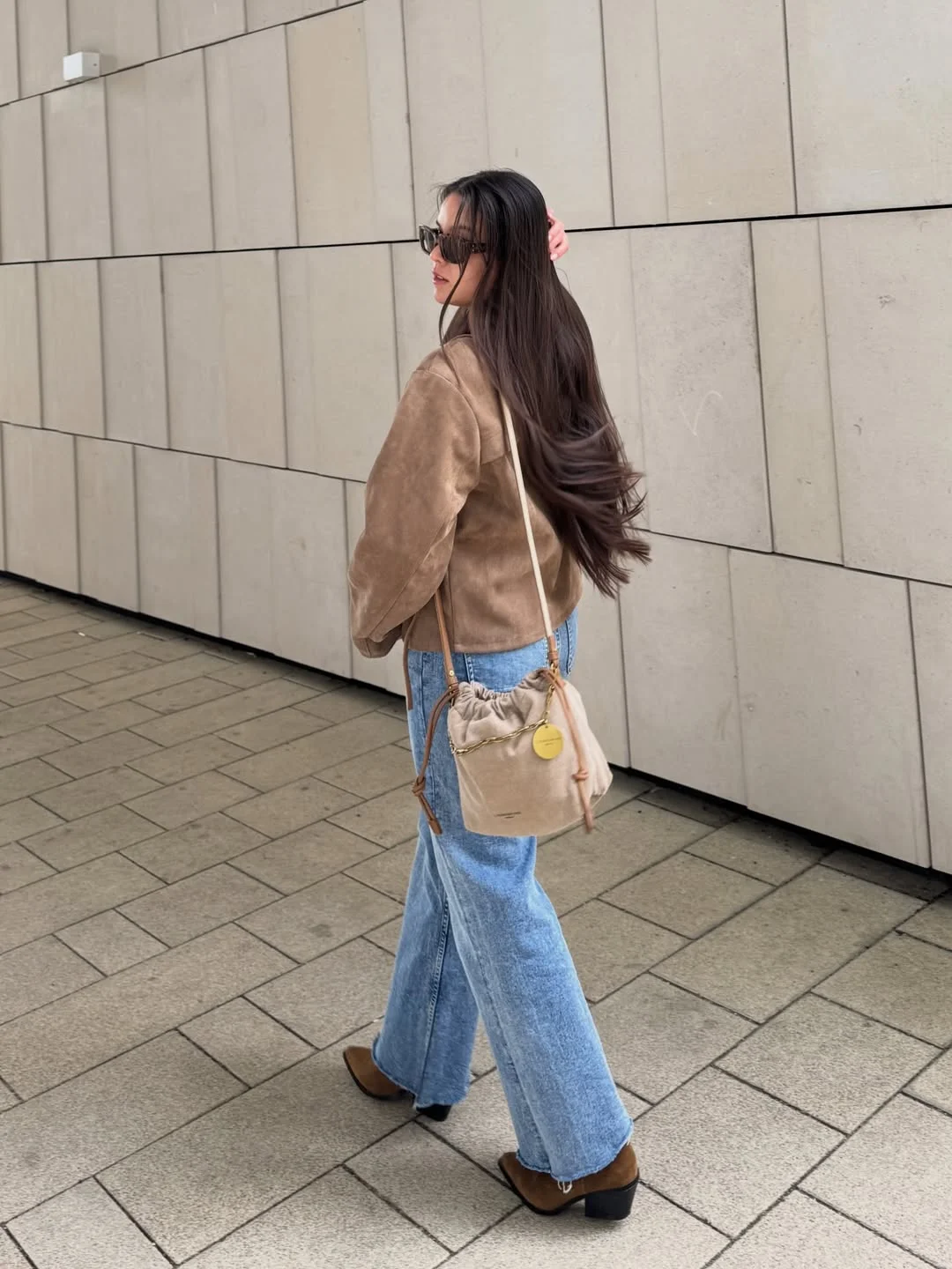 fall denim outfits for women 2026 Soft Suede Layers with Relaxed Denim for Warm Autumn Days
