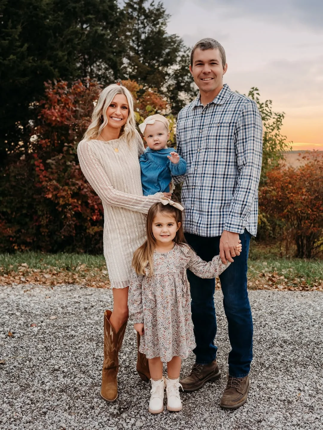 Fall Family Picture Outfits 2026: 21 Cozy & Timeless Outfit Ideas for Beautiful Family Photos