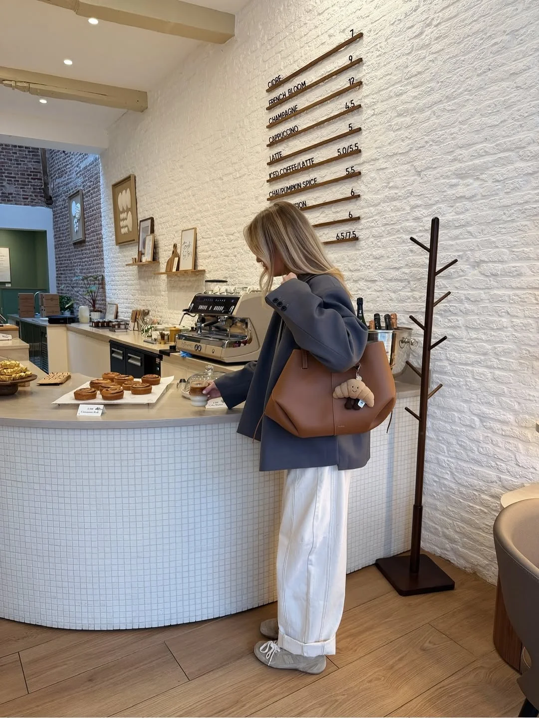 fall fashion outfits 2026 Oversized Blazer with Relaxed White Denim