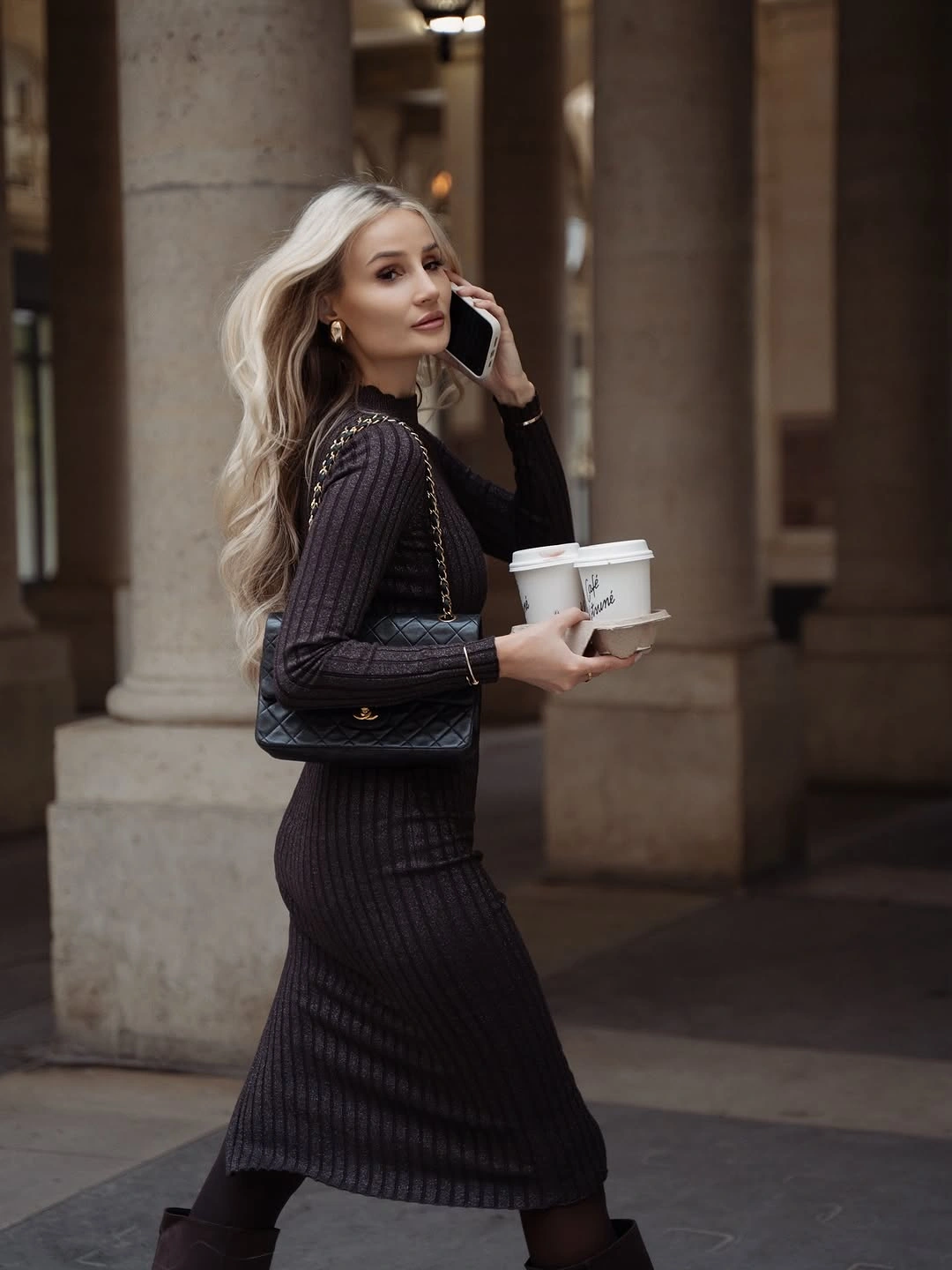 fall going out outfits 2026 Dark Knit Midi Dress for Sophisticated City Evenings