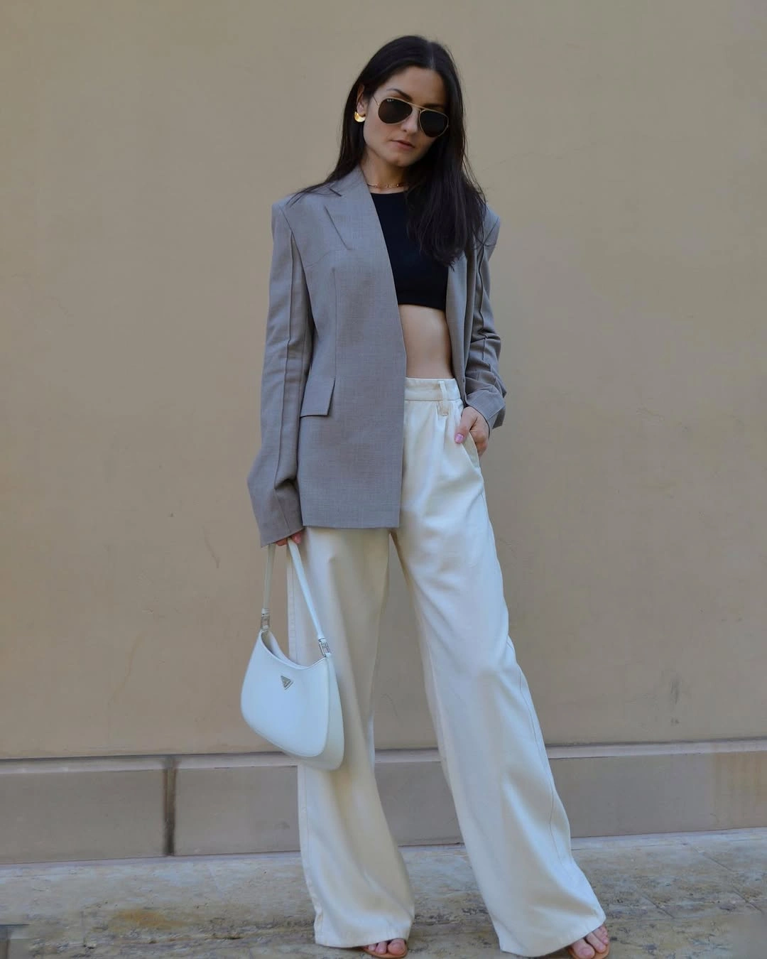 fall mom outfits 2026 Relaxed Tailoring That Makes Warm Autumn Days Feel Sophisticated