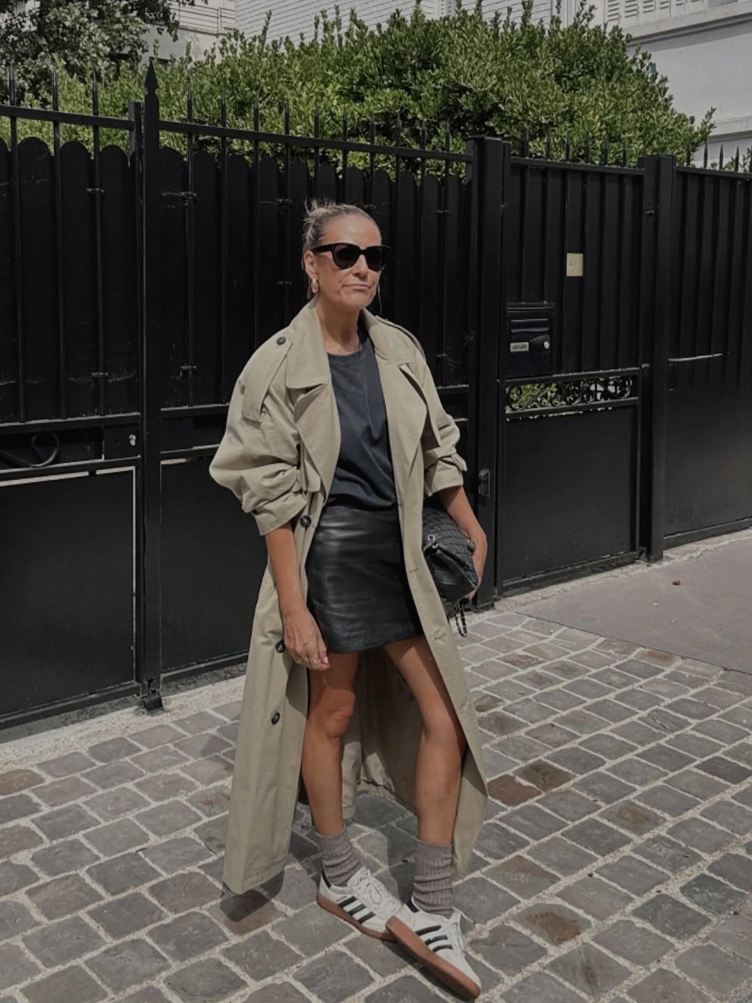 fall mom outfits 2026 A Relaxed Trench Coat That Balances Casual and Polished Style