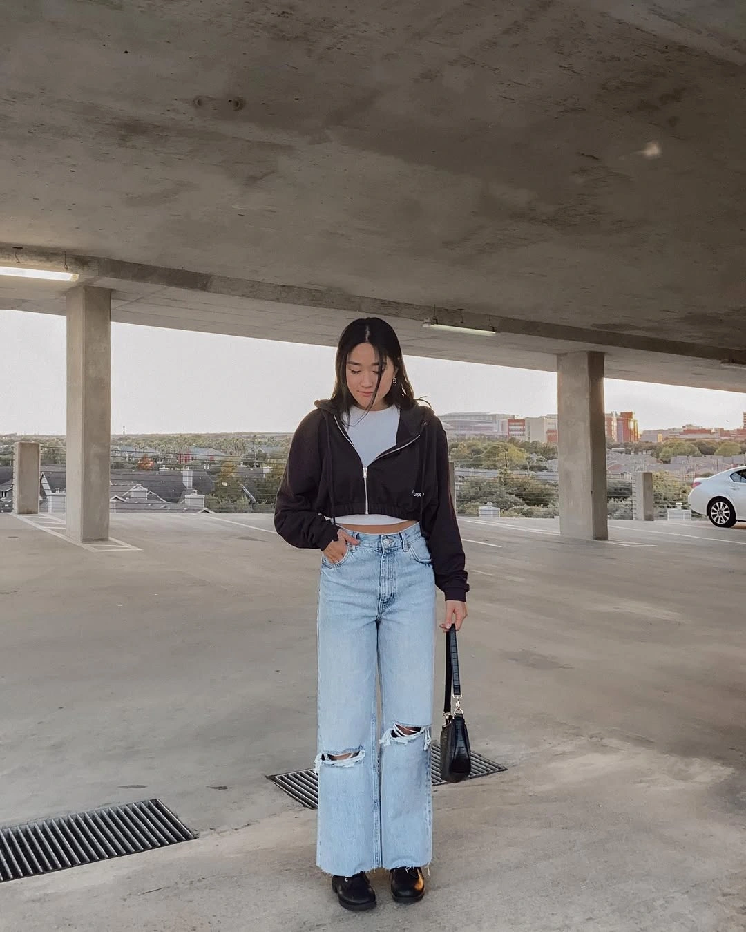 fall mom outfits 2026 Minimal Street Style Built Around Denim and Layering
