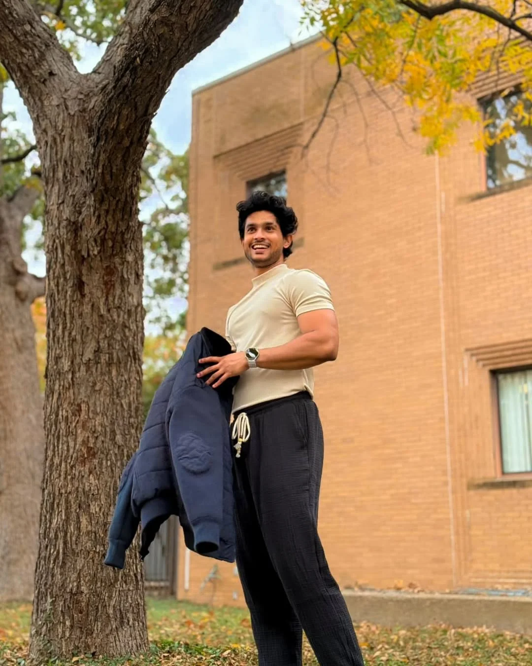 Fall outfits ideas for men 2026 Relaxed Athletic Fits for Warm Autumn Days