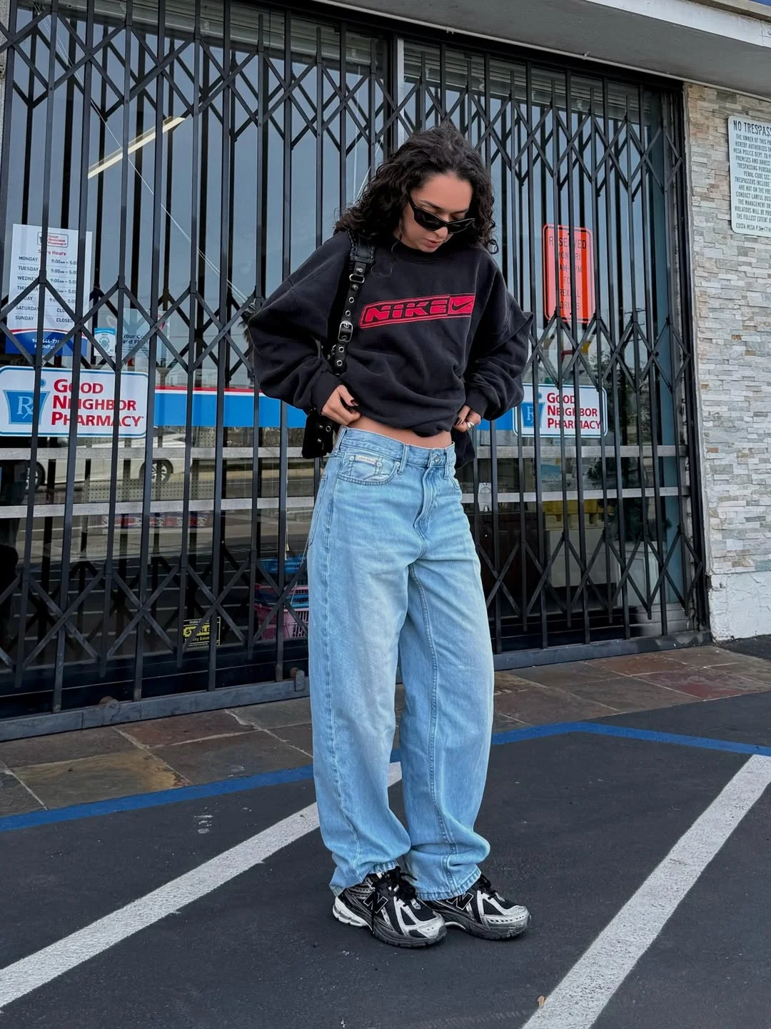 fall outfits with jeans 2026 Oversized Sweatshirts and Loose Jeans for Relaxed Weekends
