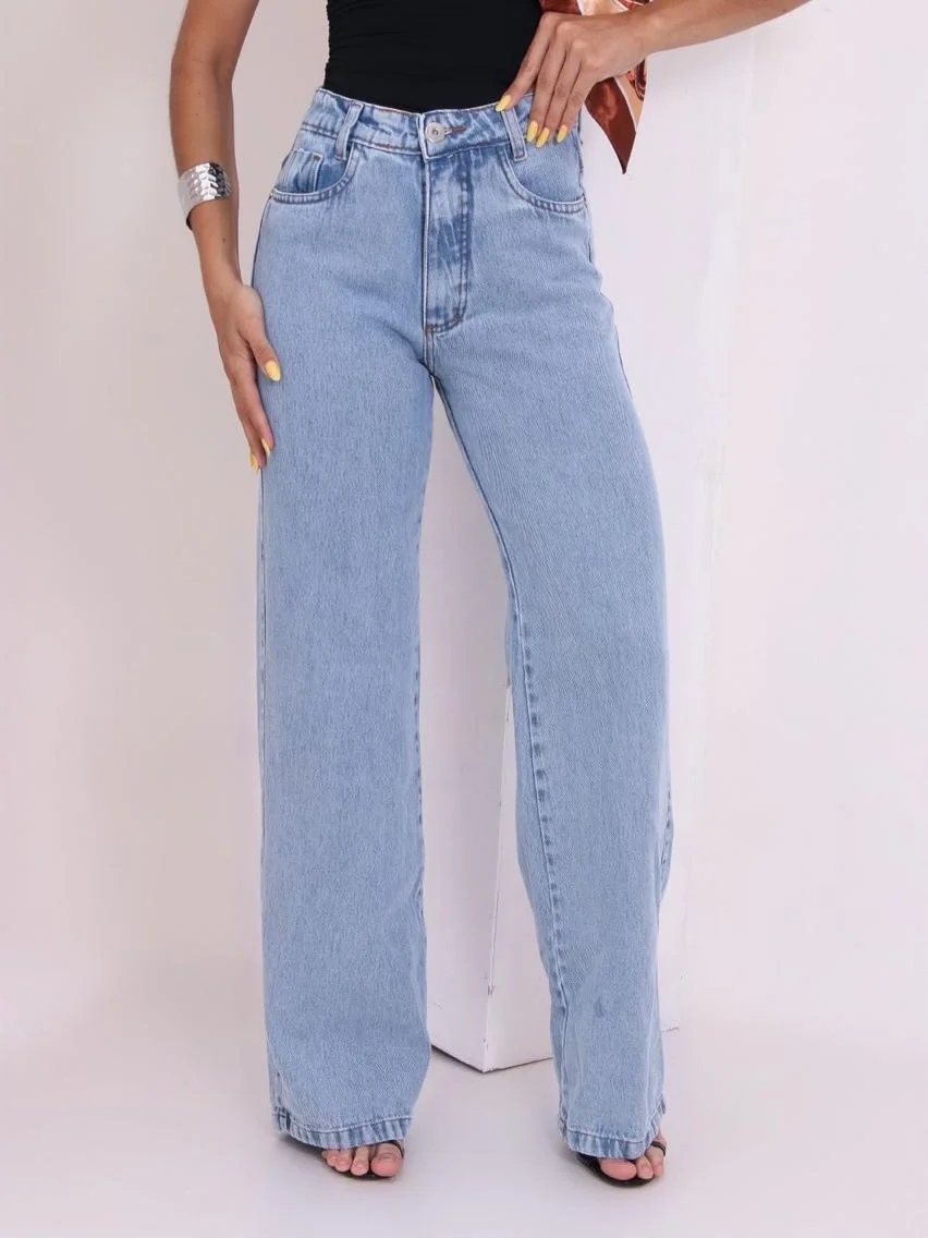 fall outfits with jeans 2026 Light Wash Wide-Leg Jeans for an Easy Everyday Look