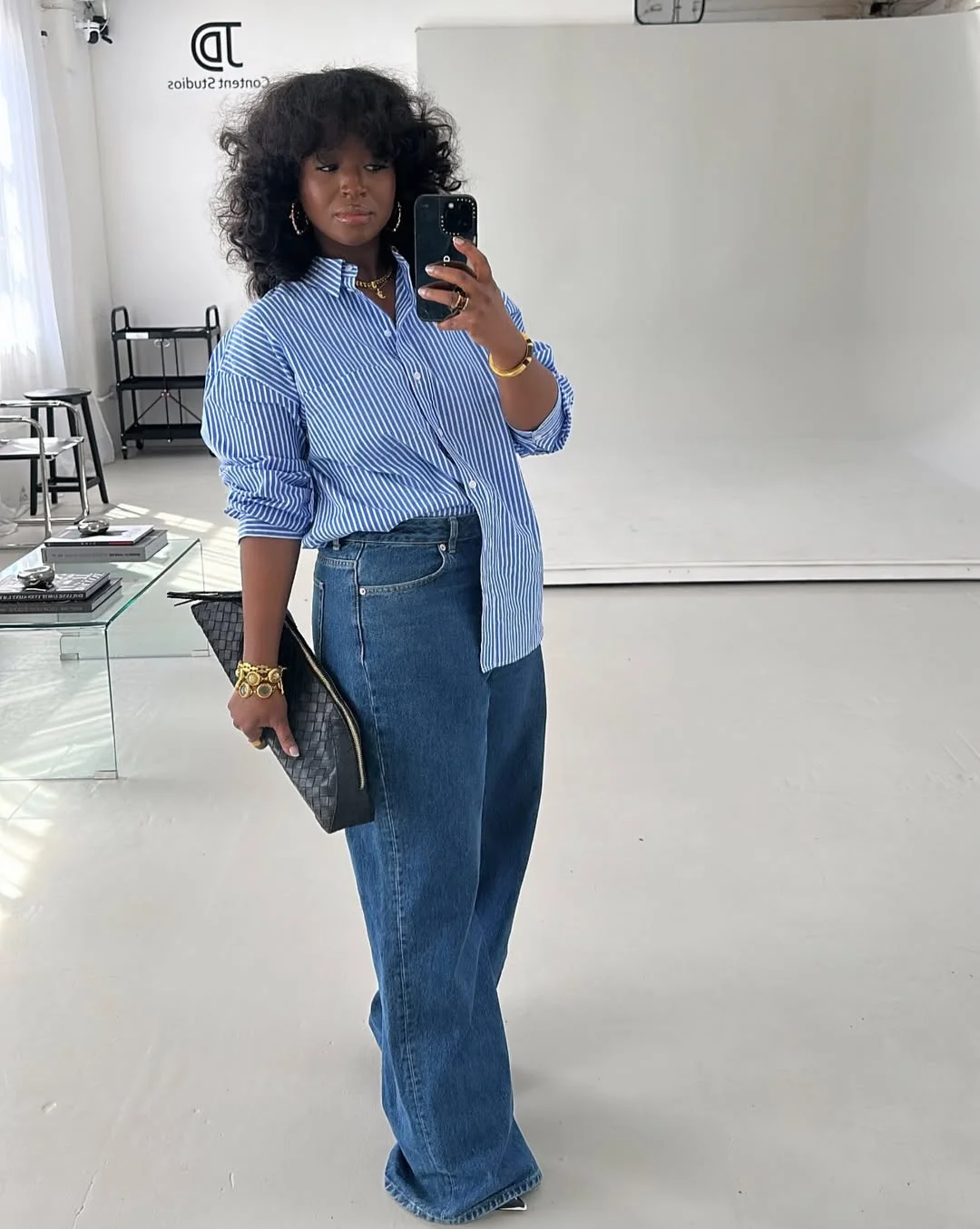 fall street fashion nyc 2026 Blue Stripes and Relaxed Denim Bring Back Classic Manhattan Energy