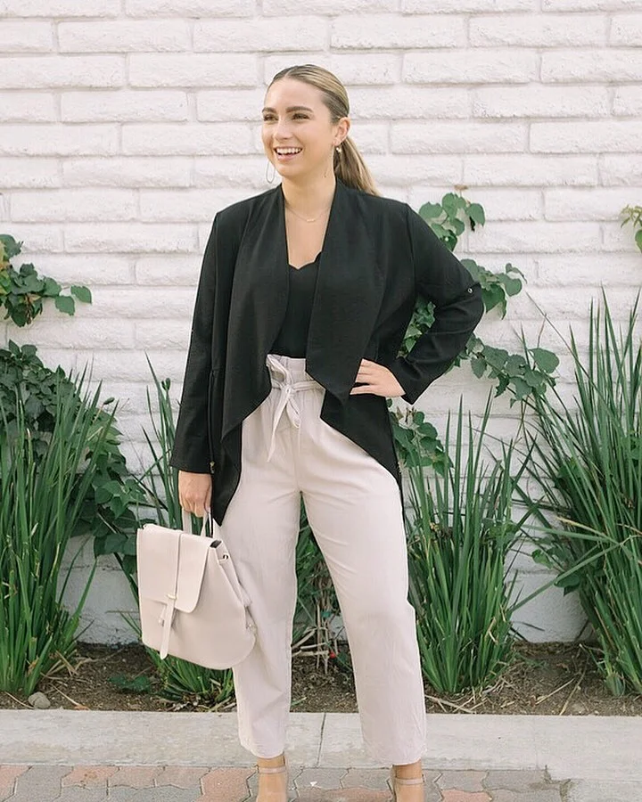 fall work outfits 2026 Soft Black Blazer Styling With Relaxed Neutral Pants