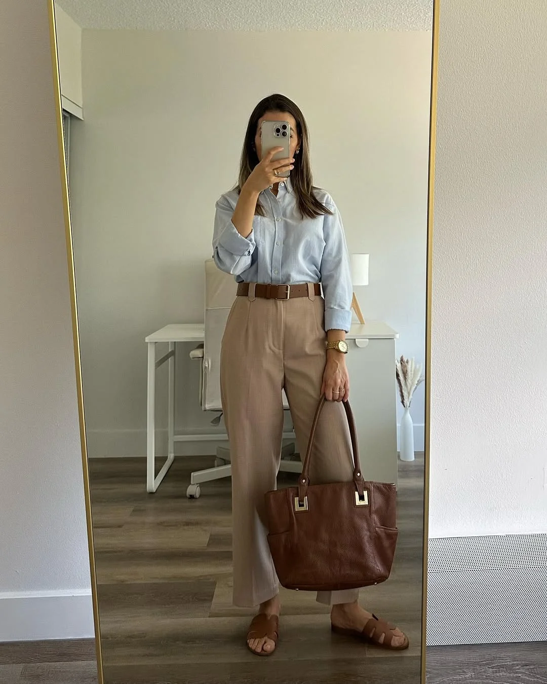 fall work outfits 2026 Soft Neutral Trousers For Minimal Everyday Office Style