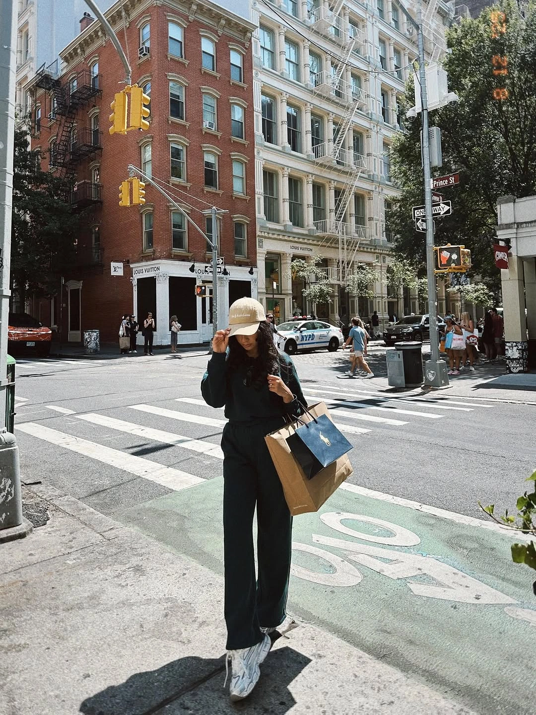 modest fall outfits 2026 Minimal Black Layers for Busy Days Around the City