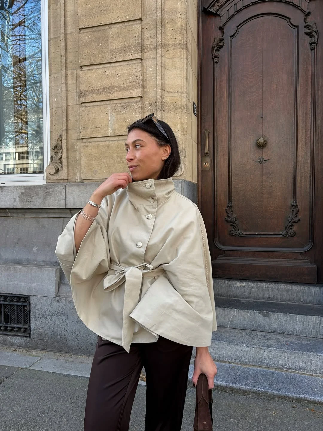simple fall outfits 2026 An Elegant Cape Jacket That Makes Minimalism Feel Luxurious