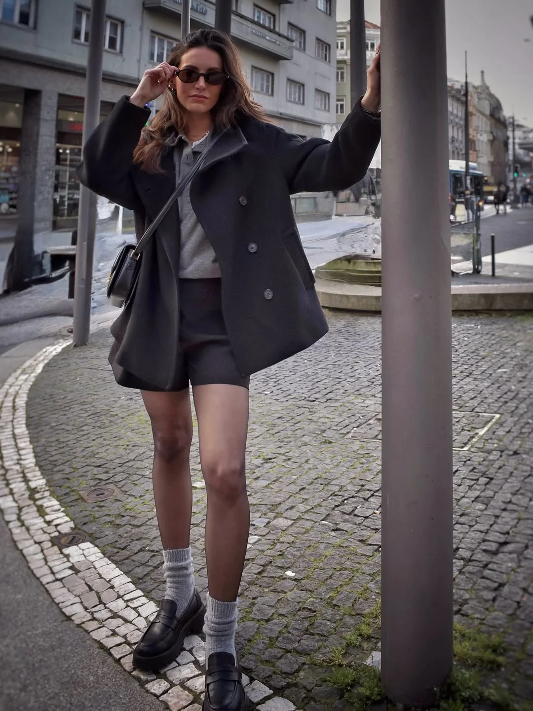 simple fall outfits 2026 Tailored Shorts and Oversized Coats for Mild Fall Days