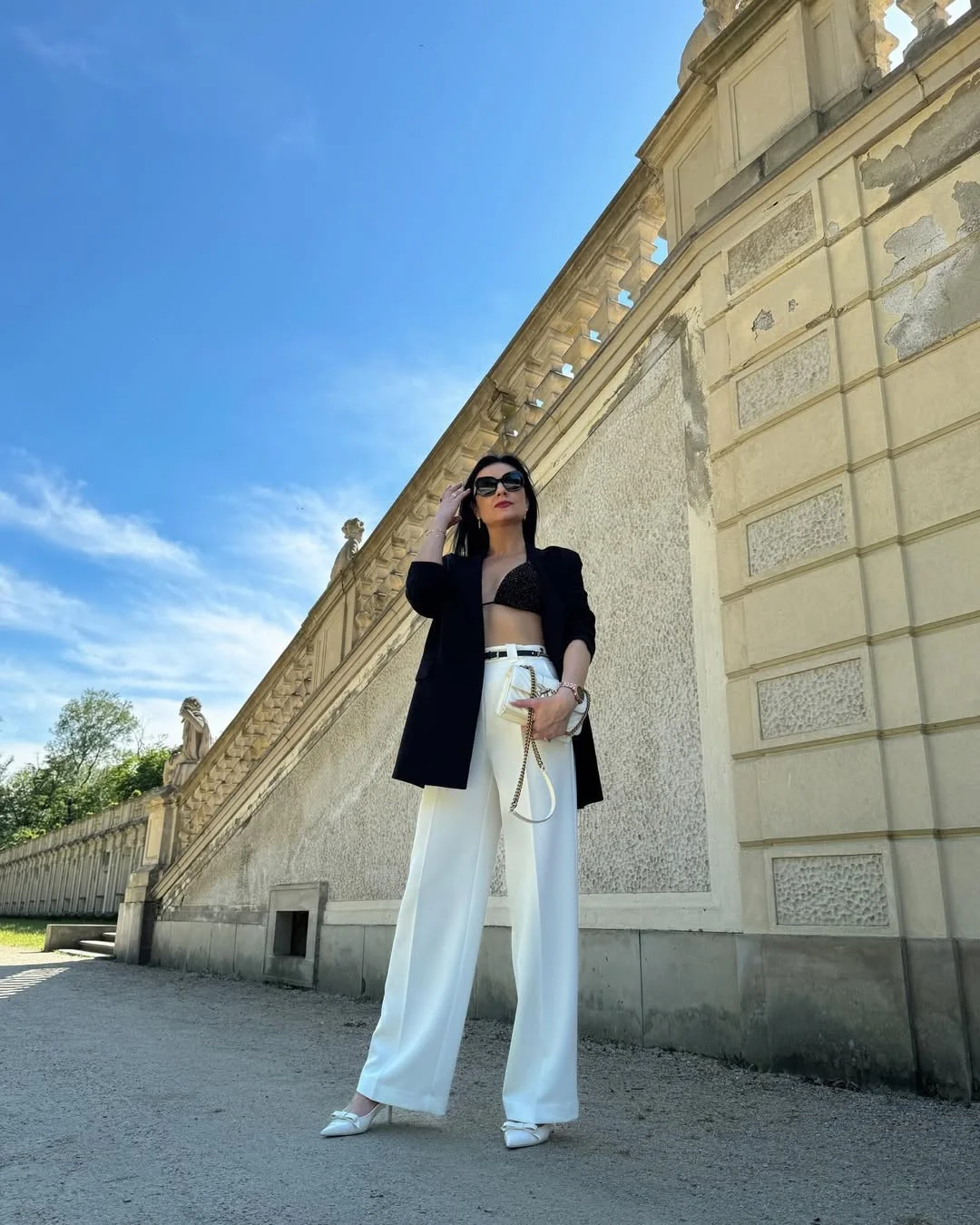 summer to fall outfits 2026 Black Blazers And White Trousers Create The Sharpest Transitional Contrast