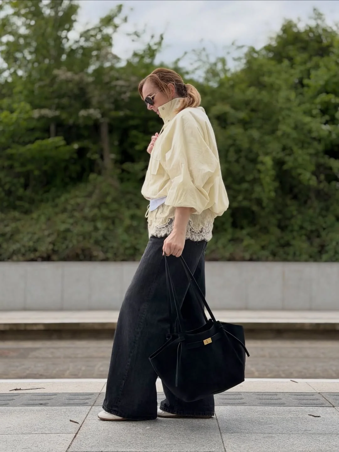 summer to fall outfits 2026 Wide-Leg Denim And Lightweight Jackets Are The Ultimate Transitional Formula