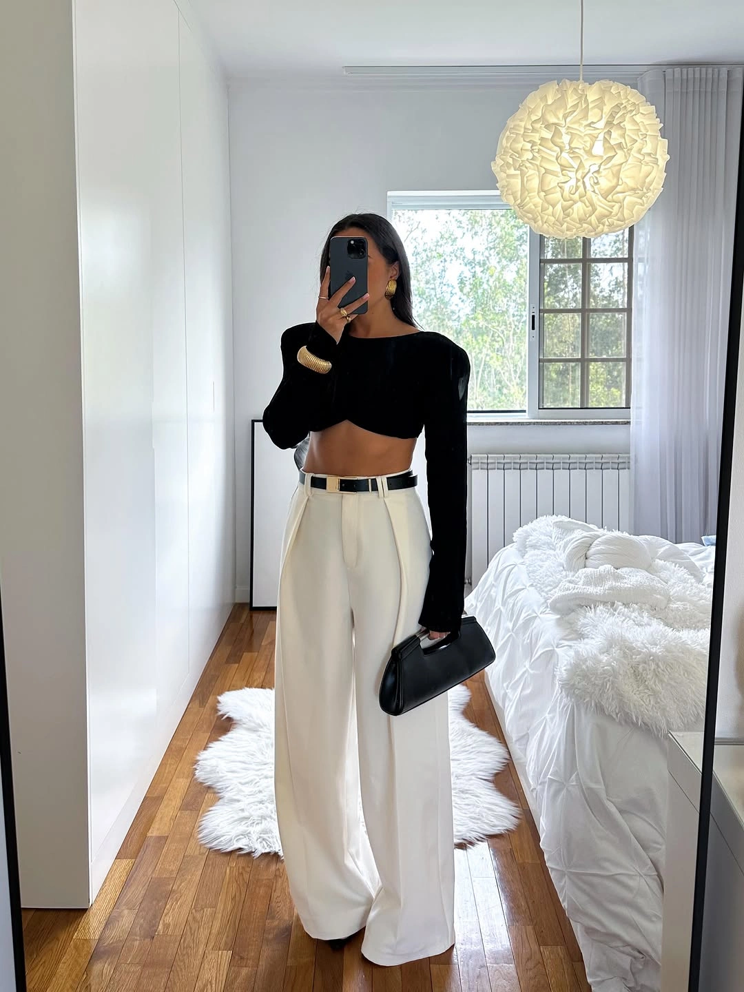 must have fall outfits 2026 Minimal Black and White Feels Fresh Every Season