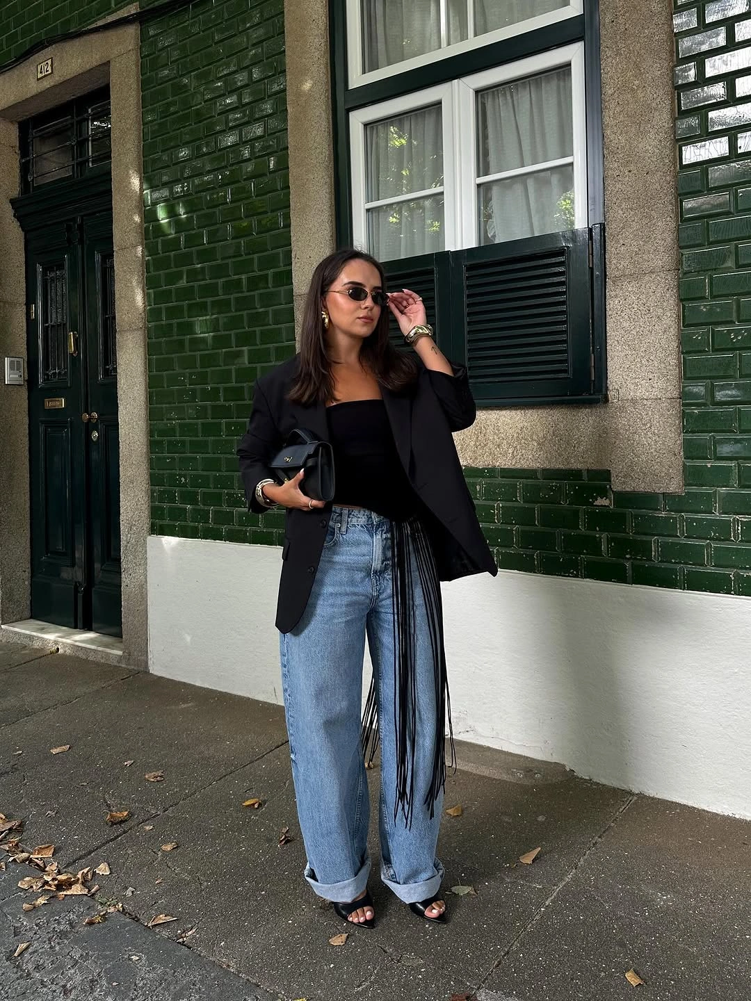 must have fall outfits 2026 Relaxed Blazers and Wide Jeans Define Modern Street Style
