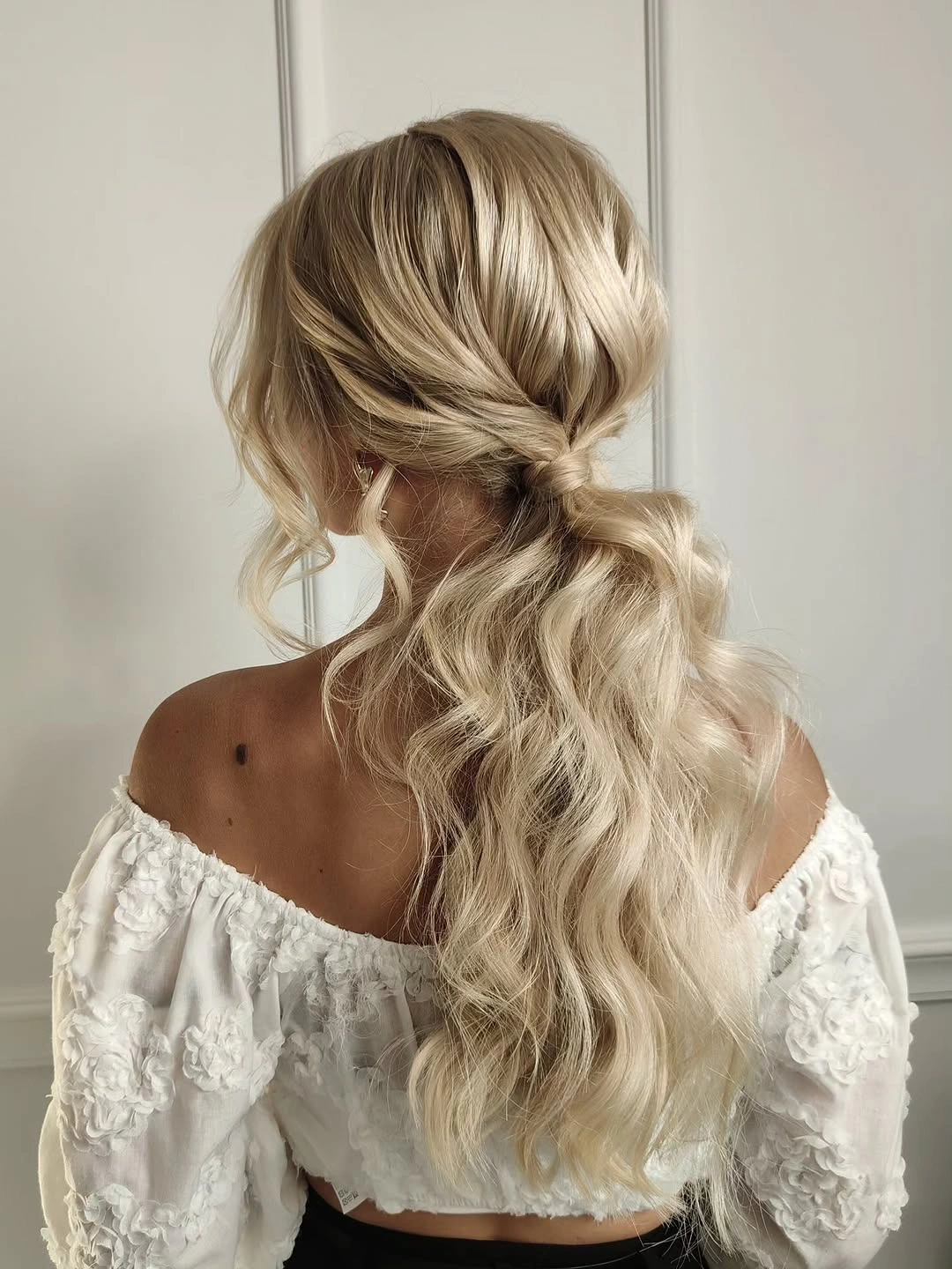 august hairstyles and color ideas 2026 Romantic Blonde Ponytail With Soft Textured Waves