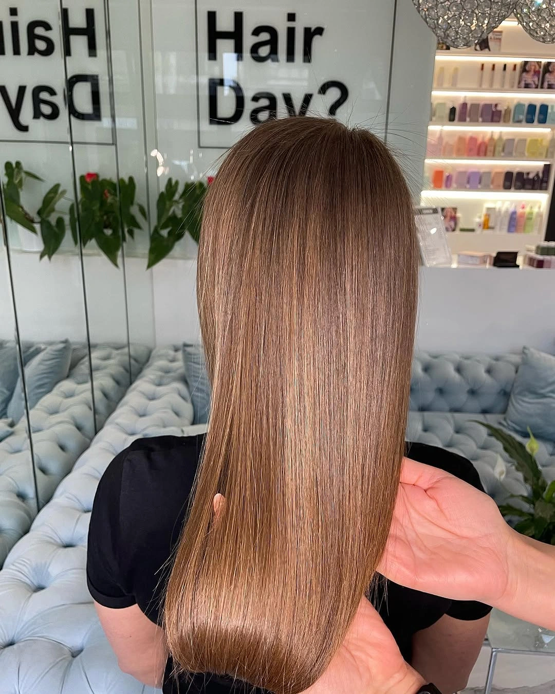 august hairstyles and color ideas 2026 Sleek Honey Beige Hair With A Polished Finish
