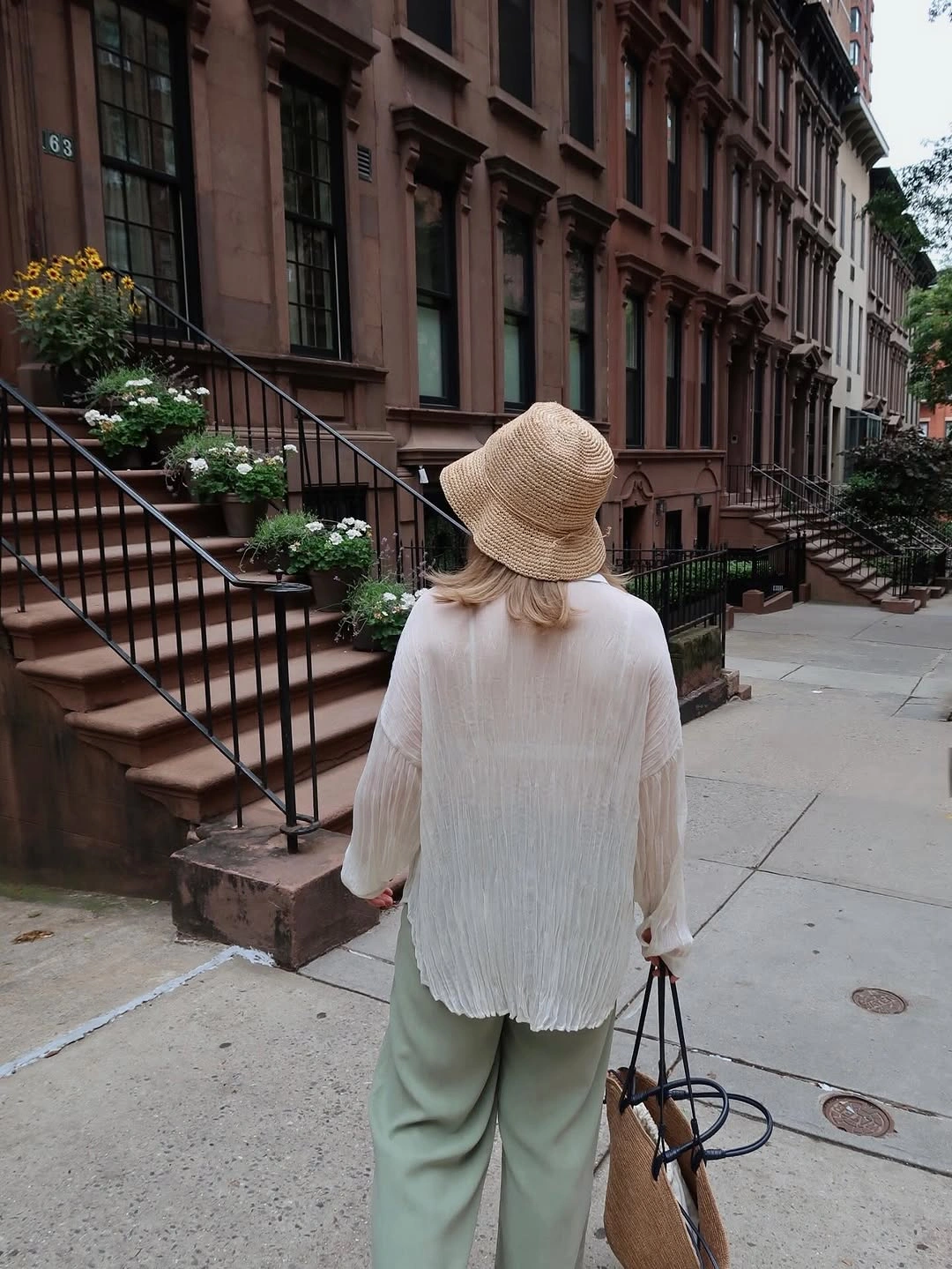 august outfits 2026 Soft Linen Layers for Warm City Walks