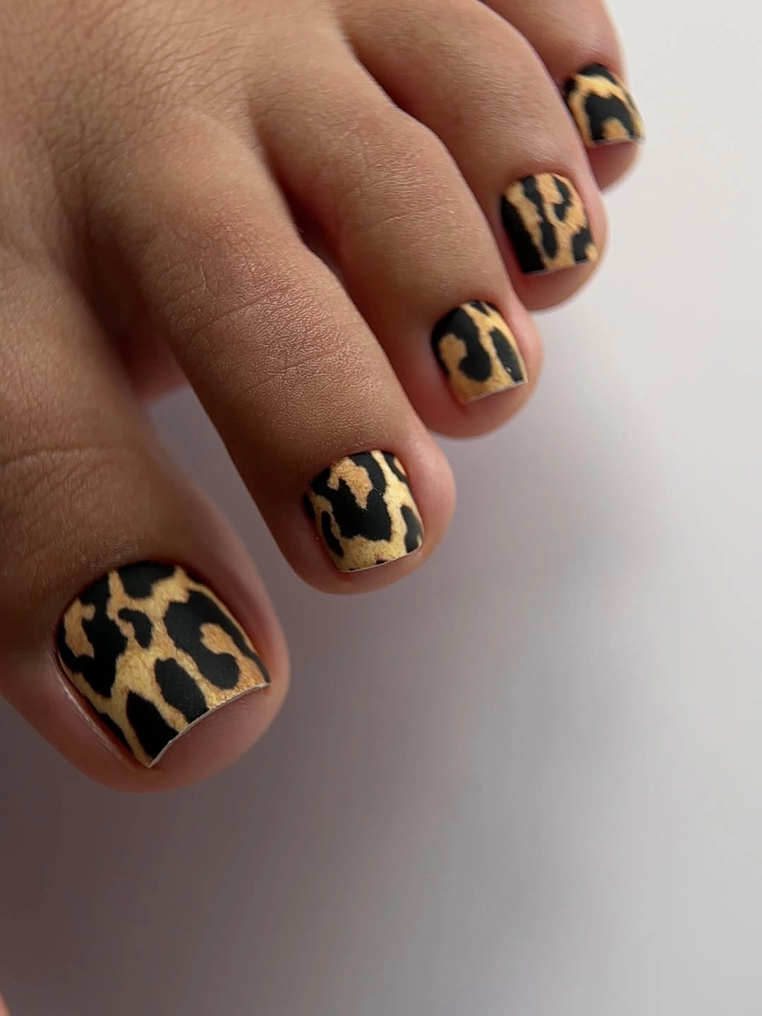 august toe nails 2026 Leopard Print Toe Nails With A Bold Fashion Accent