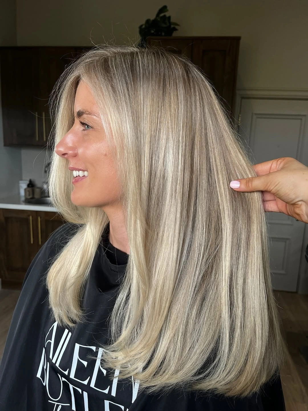 babylights hair ideas Soft Champagne Babylights on a Sleek Blonde Lob